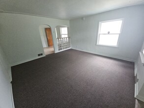 518 Emmett St E, Unit 518 in Battle Creek, MI - Building Photo - Building Photo