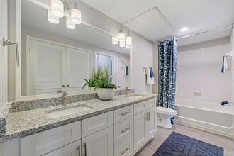 Reserve At Beachline Apartments in Orlando, FL - Foto de edificio - Building Photo