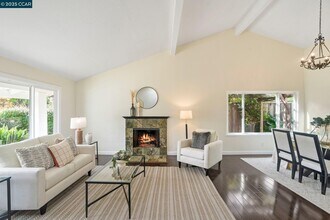 4410 Sugarland Ct in Concord, CA - Building Photo - Building Photo