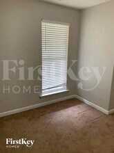 341 Hill Crest Cir in Woodstock, GA - Building Photo - Building Photo