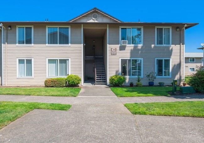 Orchards Apartments in Canby, OR - Foto de edificio - Building Photo