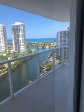 3701 N Country Club Dr in Aventura, FL - Building Photo - Building Photo