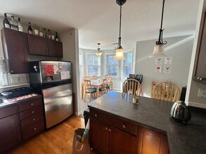 99 Hillside St, Unit 3 in Boston, MA - Foto de edificio - Building Photo