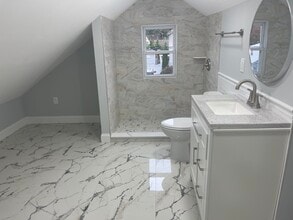 37 Orchard St in Merrick, NY - Building Photo - Building Photo