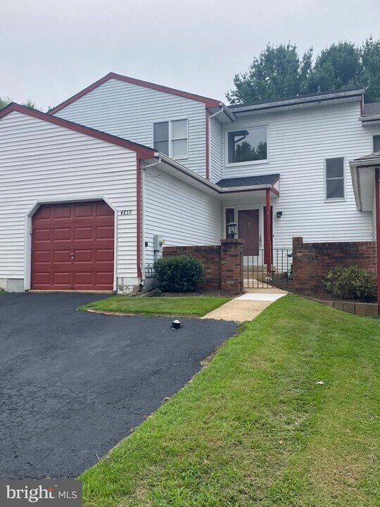 4859 Plum Run Ct in Wilmington, DE - Foto de edificio