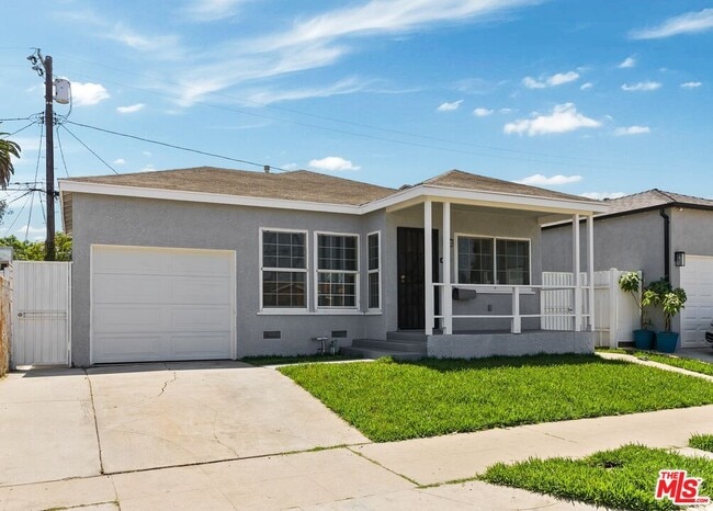 820 W 98th St in Los Angeles, CA - Building Photo - Building Photo
