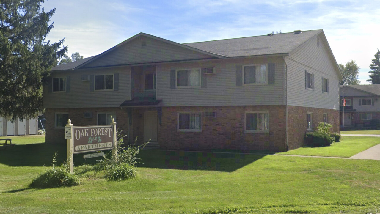 Oak Forest Apartments in Lake Orion, MI - Building Photo