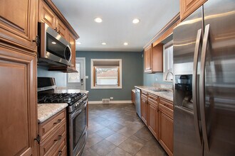 131 S Lodge Ln in Lombard, IL - Building Photo - Building Photo