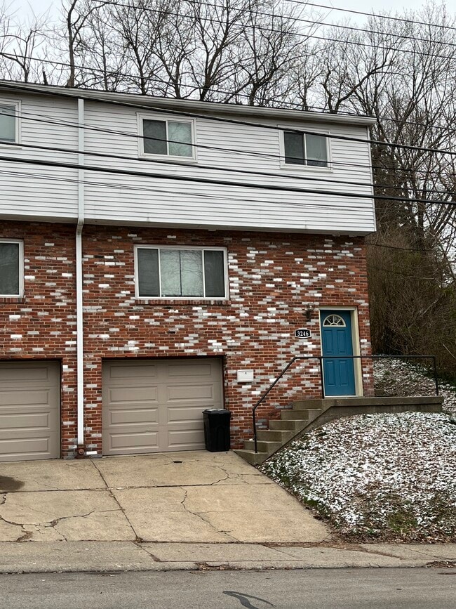 3246 Ladoga St in Pittsburgh, PA - Building Photo - Building Photo