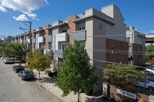 412 Luxe in Philadelphia, PA - Building Photo