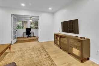 12 Vista Square NW in Atlanta, GA - Building Photo - Building Photo