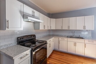 5 Lothrop St in Plymouth, MA - Foto de edificio - Building Photo