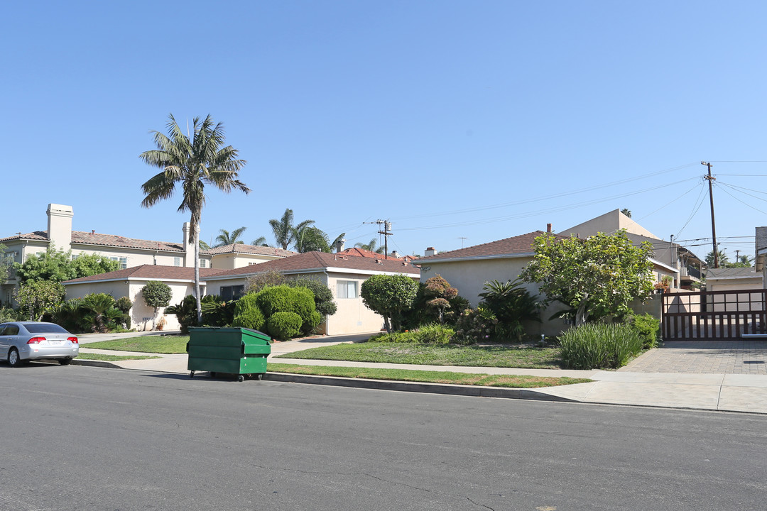 1928 Stoner Ave in Los Angeles, CA - Building Photo