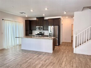 7346 N Decatur Blvd in Las Vegas, NV - Building Photo - Building Photo