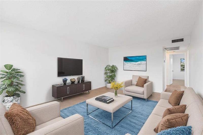 410 Fanshaw J in Boca Raton, FL - Building Photo