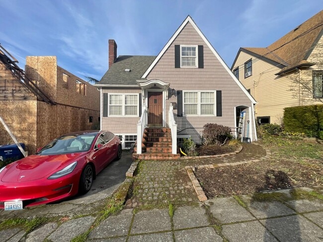 3110 E Olive St in Seattle, WA - Building Photo - Building Photo