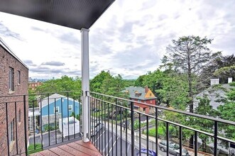 27 Alpine St in Malden, MA - Building Photo - Building Photo