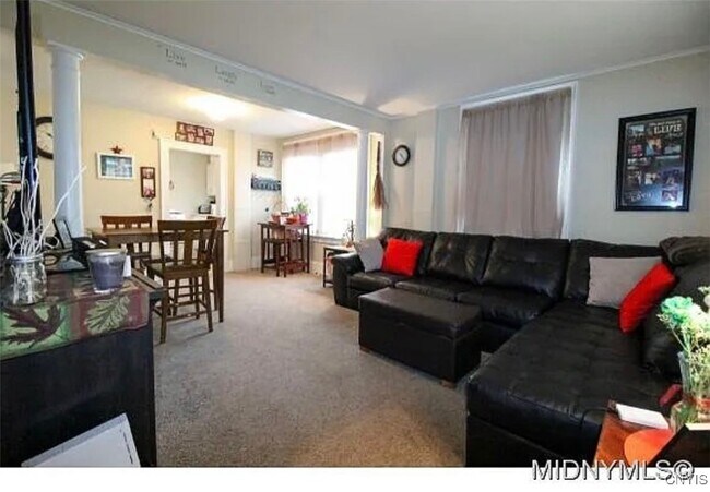 22 Kellogg St in Kirkland, NY - Foto de edificio - Building Photo