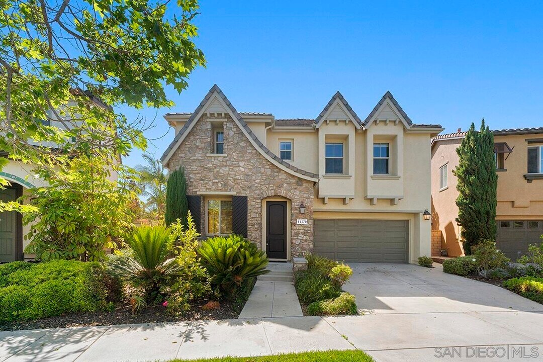 11370 Stable Glen Pl in San Diego, CA - Building Photo
