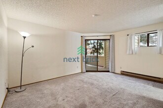 4810 200th St SW-Unit -D301 in Lynnwood, WA - Building Photo - Building Photo