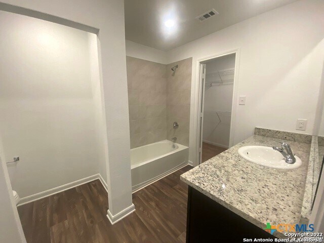 property at 3987 Trail de Paris