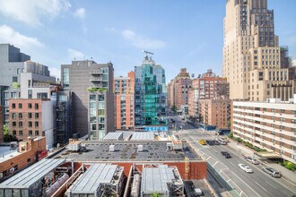 180 W 20th St in New York, NY - Building Photo - Building Photo