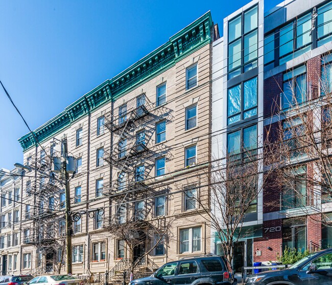 712 Willow Ave in Hoboken, NJ - Foto de edificio - Building Photo