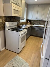 6261 E El Paseo St in Long Beach, CA - Foto de edificio - Building Photo