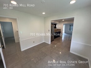 701 Kehrs Mill Rd in Ballwin, MO - Building Photo - Building Photo
