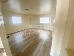 18001 N 29th Dr in Phoenix, AZ - Building Photo - Building Photo