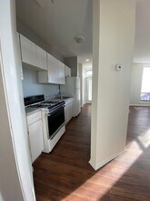 1461 W Fullerton Ave, Unit 2REAR in Chicago, IL - Foto de edificio - Building Photo