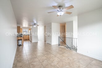 338 Cedarwood Dr in Orem, UT - Building Photo - Building Photo