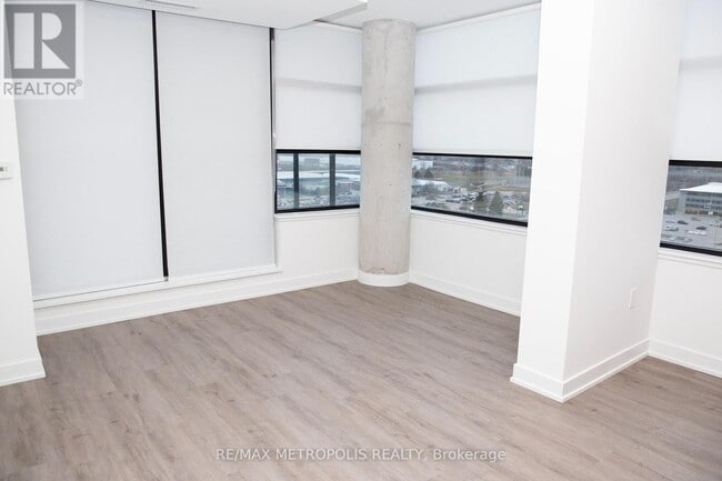 1606 Charles St in Whitby, ON - Building Photo - Building Photo