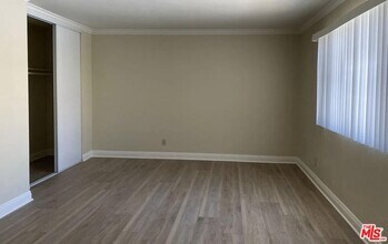 567 S Wilton Pl in Los Angeles, CA - Building Photo - Building Photo