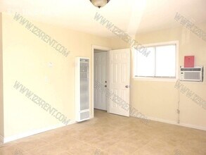817 E Ave Q-7 in Palmdale, CA - Building Photo - Building Photo
