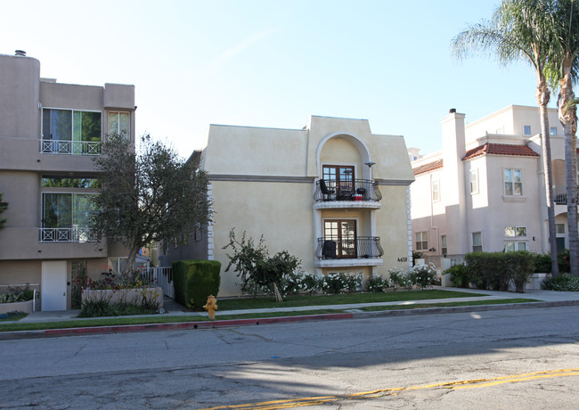 4428 Moorpark Way in Toluca Lake, CA - Building Photo - Building Photo