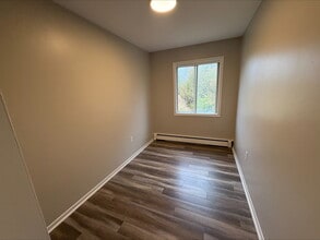 11 Reading Crescent in Saint John, NB - Building Photo - Building Photo
