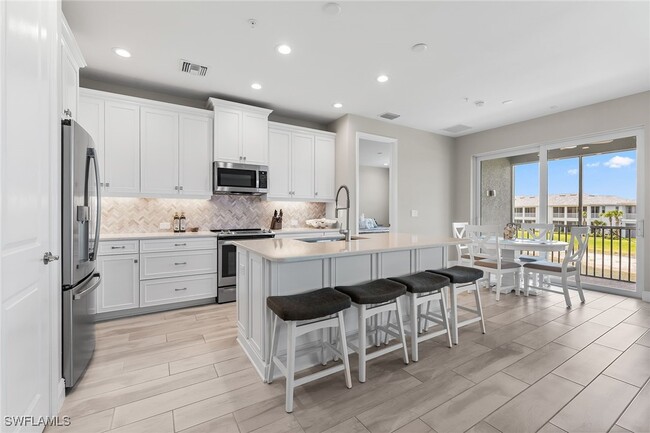 2609 Seychelles Cir in Naples, FL - Building Photo - Building Photo