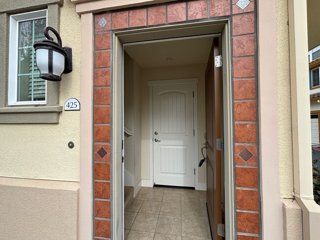 425 Topaz Terrace in Sunnyvale, CA - Building Photo - Building Photo