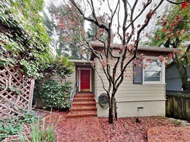 6224 Chelton Dr in Oakland, CA - Building Photo