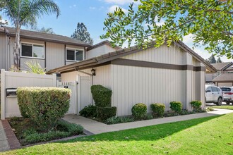 11487 Matinal Cir in San Diego, CA - Building Photo - Building Photo
