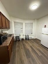 1552 Mineral Spring Rd, Unit Apt2 in Reading, PA - Foto de edificio - Building Photo