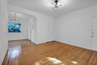 1536 Michigan Ave, Unit 4 in Miami Beach, FL - Building Photo - Building Photo