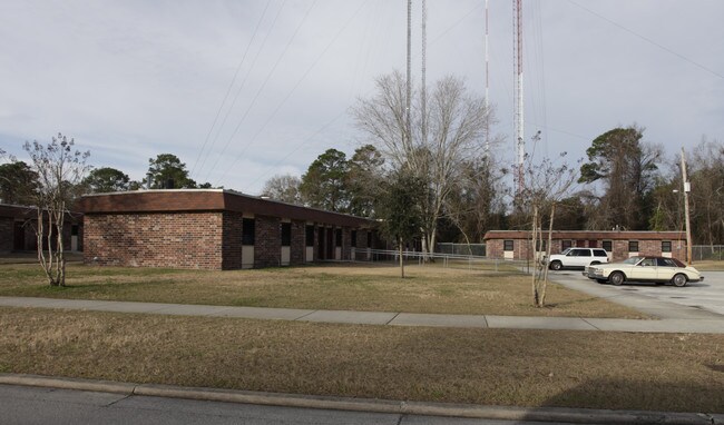 Southwind Villa Apartments in Jacksonville, FL - Foto de edificio - Building Photo