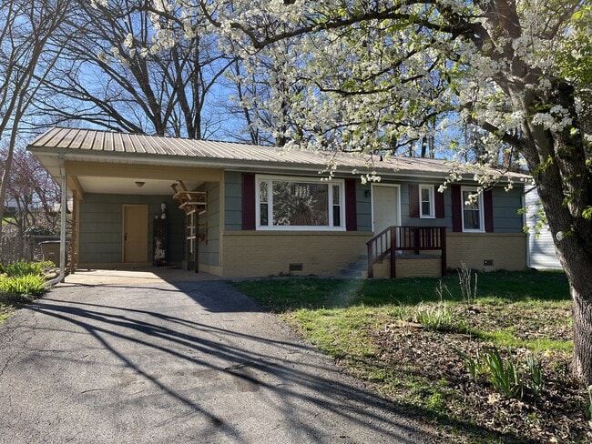 property at 2911 Davis St SE