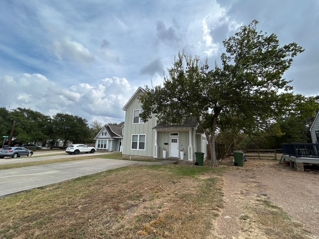 735 Meadow Ln in Bryan, TX - Building Photo - Building Photo