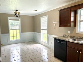 154 Bent Oaks Dr in Jackson, TN - Building Photo - Building Photo