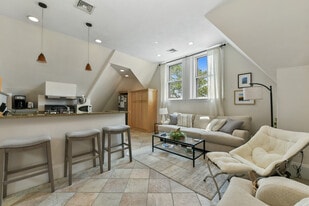 1774 Beacon St, Unit 6 in Brookline, MA - Building Photo