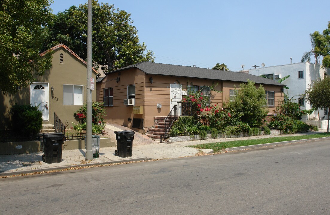 407 S Coronado St in Los Angeles, CA - Foto de edificio