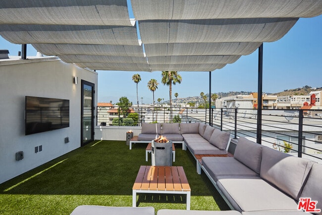 1337 N Fuller Ave in Los Angeles, CA - Building Photo - Building Photo
